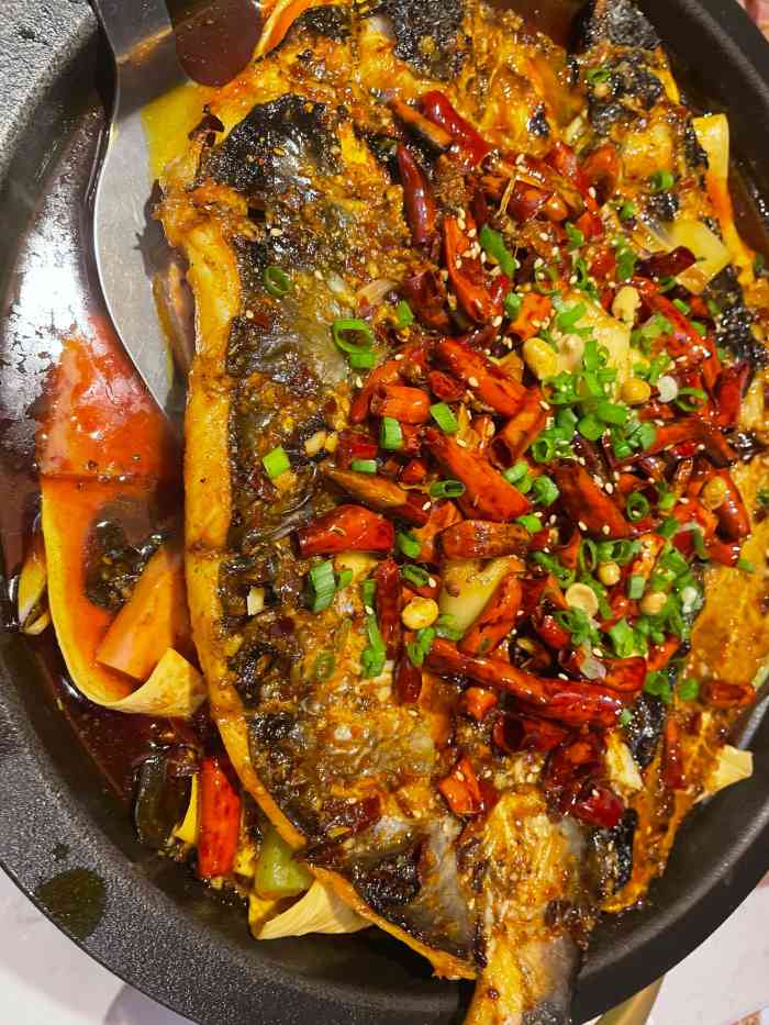 鸣记脆皮烤鱼(中街店)