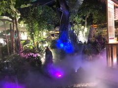 -茅草房·河畔园林火锅