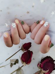 -雪奈传统美甲美睫