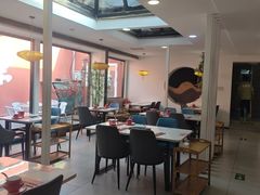 -毛辣果·贵州红酸汤牛肉火锅(西单店)