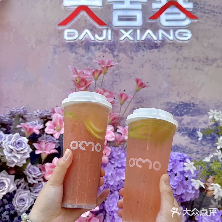 这家店,直接把“夏天该有的样子”装进杯子里了