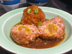 鸭蛋黄狮子头-梅飞酒家(桑园路店)