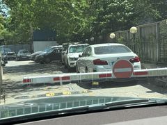 -上海华侨大厦-停车场