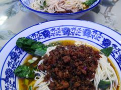 -渝之汇牛肉豌杂面