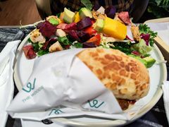 鸡肉芒果牛油果沙拉-THE WOODS 简餐 (国贸商城店)