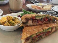 -ROAST coffee & eatery