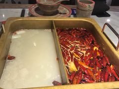 -尚尚仙·酸汤猪手·猪肚鸡火锅(华联万柳购物中心店)