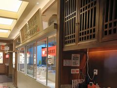 -阿瓦山寨·湘菜现炒·剁椒鱼头王(咸阳总店)