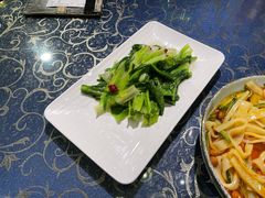 -乡村馕坑肉·烧烤·新疆菜·本地人更爱吃(阿勒泰首店)