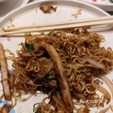 我们是两个人吃了接近300，我感觉放在其他港粤小馆