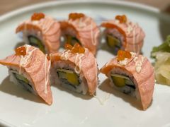 火焰三文鱼芒果卷-御瀛日本料理