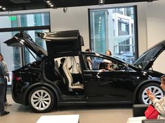 -TESLA 特斯拉(上海太古汇体验店)