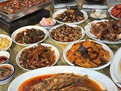 -丹水桥地锅鱼·翘嘴鲌·地方特色全鱼宴(丹江口大坝店)
