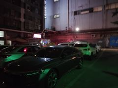 -沃尔玛上海田林店-地面停车场