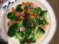 -童年小筑餐厅(申花路店)