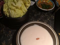 -老牌坊云南鱼豆花火锅(哈西万达店)