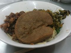辣肉+雪菜+素鸡+葱油拌面-小无锡面馆