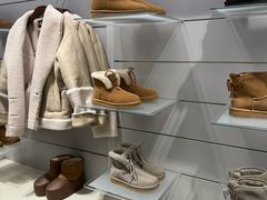 -UGG(燕莎奥特莱斯购物中心店)