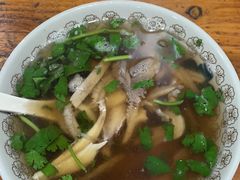-牛小隆牛肉面馆(四牌楼店)
