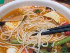 -蒙自源米线大王(东站店)