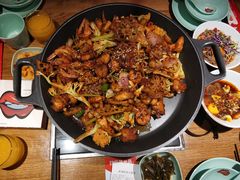 -万宝财富商业广场