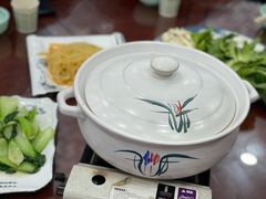 特色开锅羊肉-撒拉人家.酸菜牦牛肉火锅