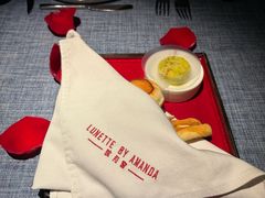 -弦月窗LUNETTE BY AMANDA(复兴路店)