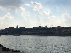 -多瑙河畔鞋履雕塑