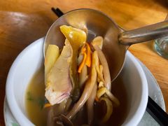 云南野生菌-抚仙湖生态石锅鱼野生菌(告庄店)