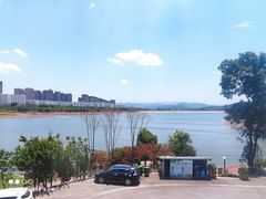 -酤居湖景音乐餐吧(安宁店)