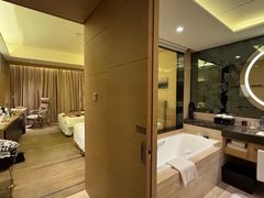 -广州花都皇冠假日酒店