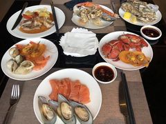 -大中华希尔顿酒店-念自助餐·嗨啤·小龙虾