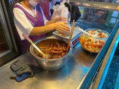 -泰龙城小吃街