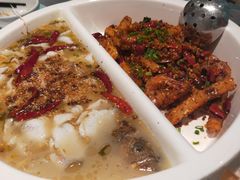 -姚姚酸菜鱼·金戈戈香港豉油鸡(喜荟城联名店)
