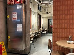 -必胜客(上海华谊新所店)
