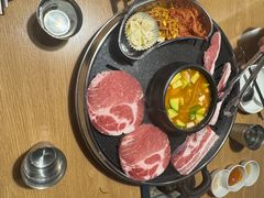 -江南猪肉商会无限续吃(弘大店)