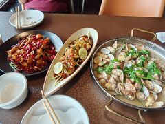 -曼听小寨海鲜烧烤·大连辣炒大王(盖州街店)