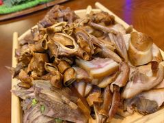 -老码头黑皮肘子锅包肉熏酱水饺(文政街店)