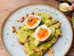 牛油果煮蛋吐司-RAC BAR(安福路店)