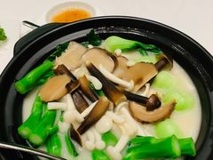 浓汤杂菌煲-明阁 Ming Court(广州朗豪酒店)
