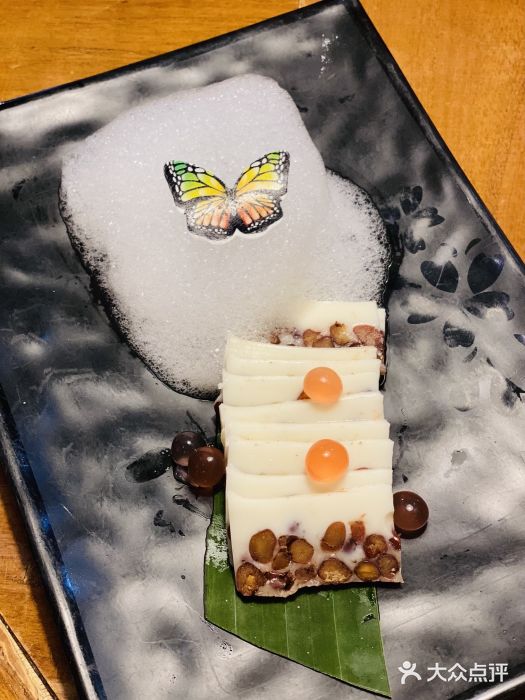雀舞云南菜(天津天河城购物中心店)泡沫椰奶红豆糕图片