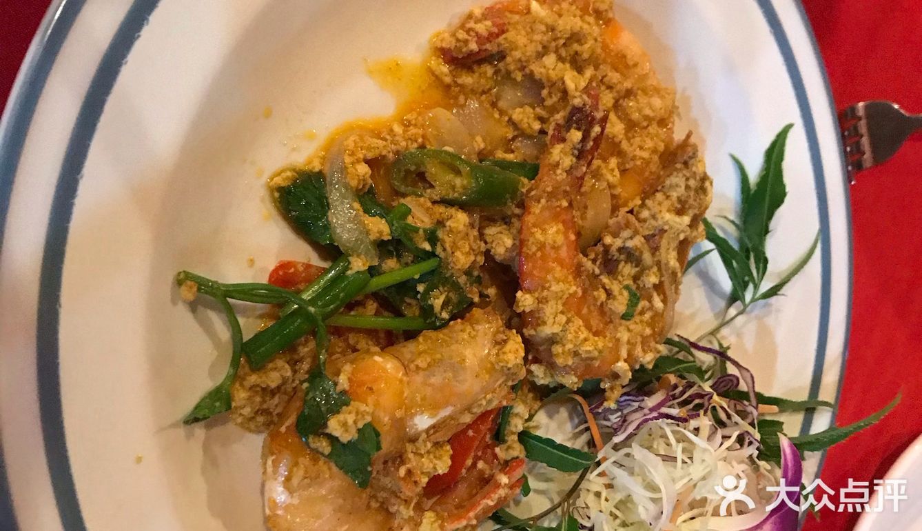 吃了两顿，点了两个同样的1100泰铢的套餐