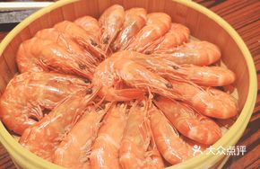 Steamed Nine-Section Prawn in Bamboo Steamer