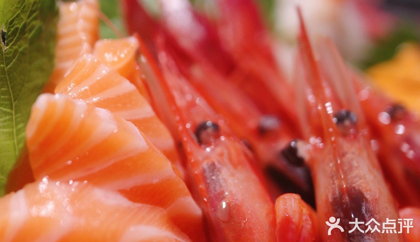 软糯的甜虾 自带鲜甜 柔软的海胆