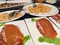 师傅现场切烤鸭-大董(阜成路店)