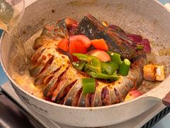 -刘姐啤酒鱼民族演艺餐厅(西街总店)