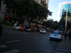 -深圳富苑皇冠假日套房酒店