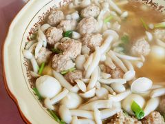菌菇丸子汤-崂山小吃部
