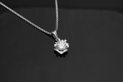 -威德钻石-克拉钻大本营(南京东路店)