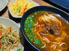 -亮亮面馆(经六路店)